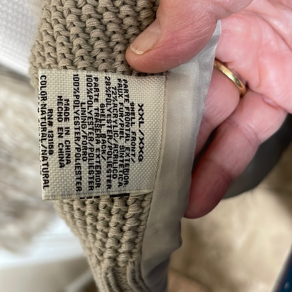 Shelby collection Faux fur Vest with knitted back - Picture 7 of 7